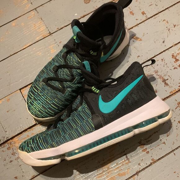 Kevin Durant Nike shoes - Picture 2 of 9